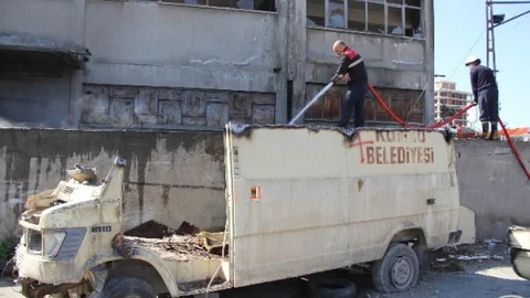 Samsun'da Hurda Araç Yangını