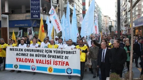 Samsun'da Öğretmen İçin Protesto Yürüyüşü