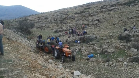 Korkuteli'de Traktör Kazası Meydana Geldi