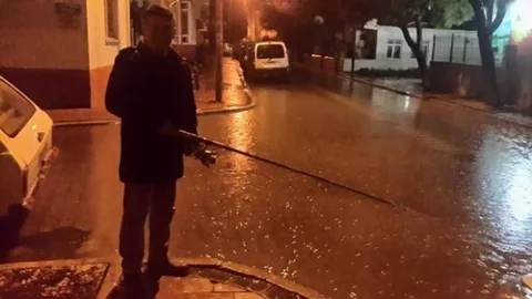 Çanakkale'de Yağmurla Oltayla Balık Avı