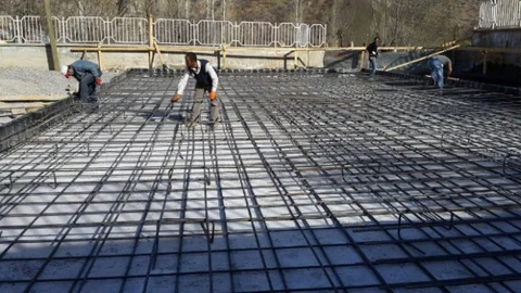 Hakkari'de İnşaat Faaliyetleri Canlanıyor