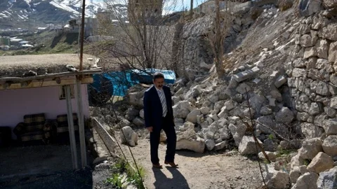 Hakkari'de Yıkılan Duvar İçin İnceleme Başlatıldı