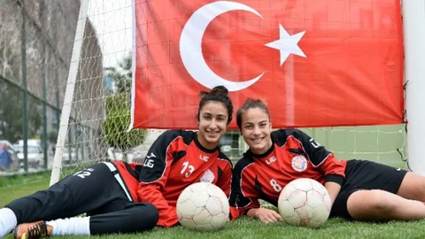 Muratpaşa'nın İki Futbolcusu Milli Takımda