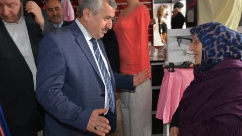 Körfez'de Başkan Baran Mahalle Ziyareti Yaptı
