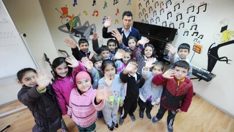 Ankara'da Sokakta Çalışan Çocuklar Destekleniyor