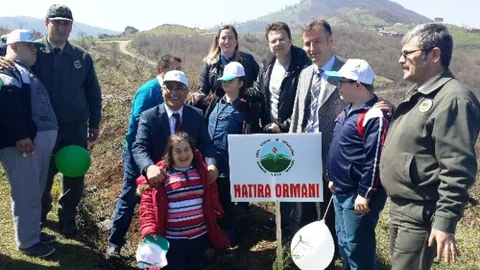 Samsun'da Otizmli Çocuklar Fidan Dikti