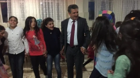 Muş'ta Kız Öğrencilere Eğitim Desteği