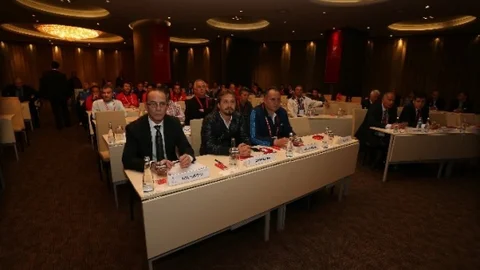 İzmir'de Futbol Buluşmaları Başladı