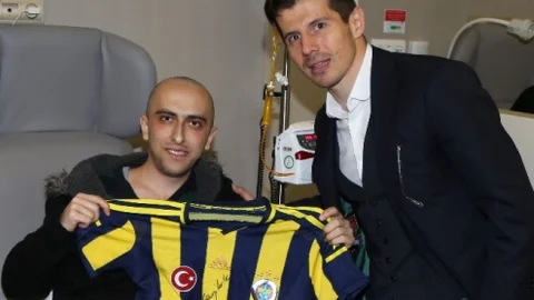 Emre Belözoğlu Onkoloji Hastalarına Destek Ziyareti Yaptı