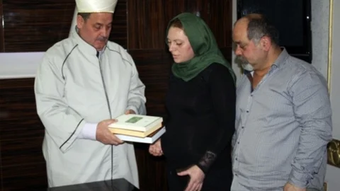 Düzce'de Bulgaristanlı Kadın Müslüman Oldu