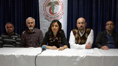 Antalya'da Sağlık Çalışanlarına Şiddet Protestosu