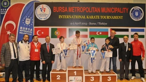 Mustafakemalpaşa'dan Başarıyla Dönen Karateciler