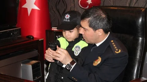 Niğde'den Minik Ziyaretçiler Polis Amcalarına Sevgi Gönderdi