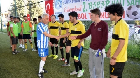 Adana'da Bahar Turnuvası Başladı