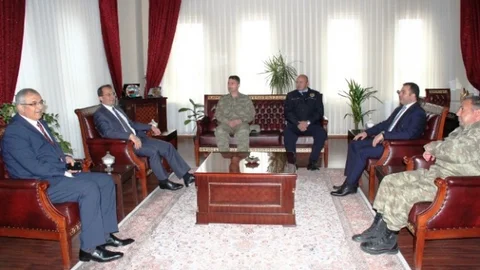 Van Valisi Erciş'te İncelemelerde Bulundu