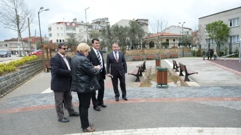 Yenibağlar'da Yeni Meydan Açılıyor