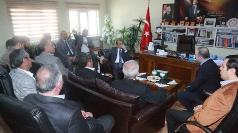 Van Valisi Taşyapan'dan Başkan Özgökçe'ye Ziyaret Gerçekleştirildi