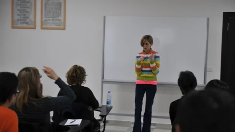 Buca'da İşaret Dili Eğitimi Başlıyor