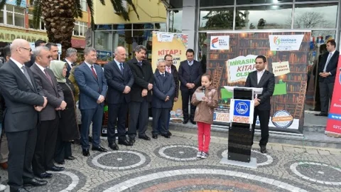 Üsküdar'da Kitap Bağışı Kampanyası