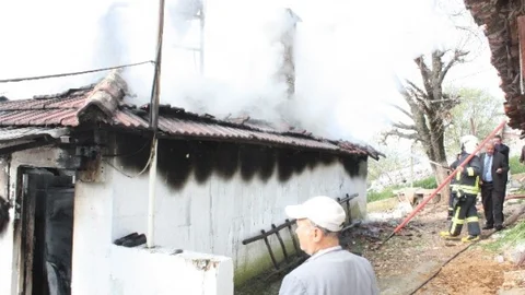 Ula'da Evde Yangın Çıktı