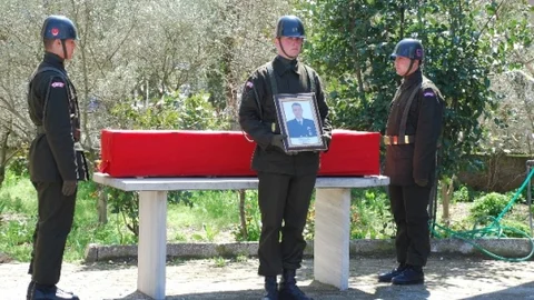 Oğlunu Vurduktan Sonra İntihar Etti