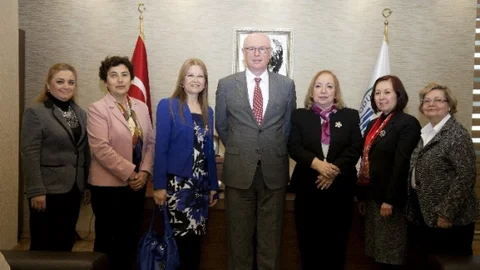 Türk Kadınlar Birliği'nden Başkan Kurt'a Ziyaret