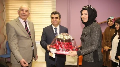 Kayseri'de Genç Girişimcilere Sertifikalar Verildi