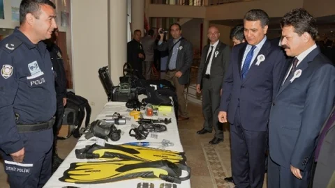 Adana'da Emniyet Teçhizat Sergisi Açıldı