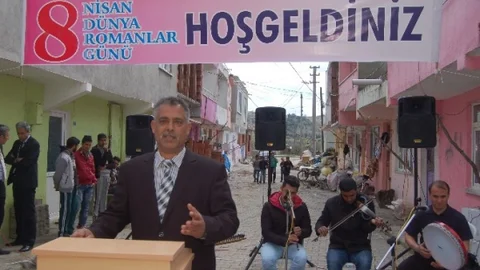 Lapseki'de Romanlar Günü Kutlandı