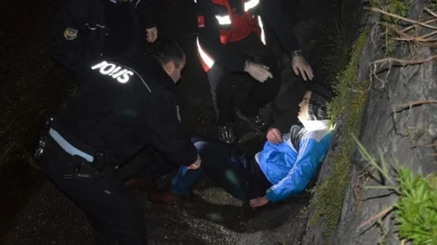 Bursa'da Dereye Düşen Genç Kurtarıldı