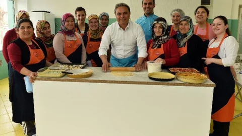 Muratpaşa'da Pasta Kursu Etkinliği