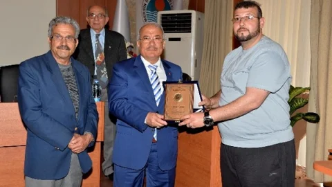 Mersin'de Tiyatrocular Başkan Kocamaz'ı Ziyaret Etti