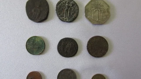 Burdur'da Tarihi Sikkeler Bulundu