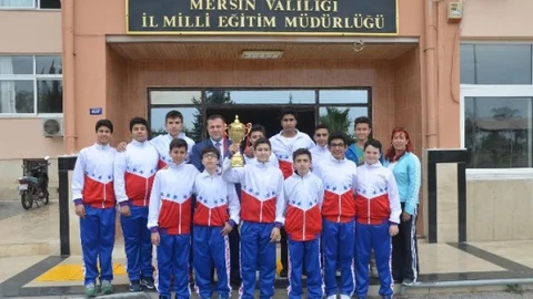 Barbaros Ortaokulu Basketbol Takımı Başarı Elde Etti