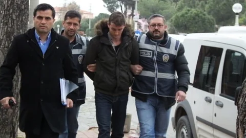 Burhaniye'de Bıçaklı Saldırı Şüphelisi Adliyeye Sevk Edildi