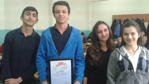 Tes-İş Adapazarı Öğrencileri Yetimlere Destek Oluyor