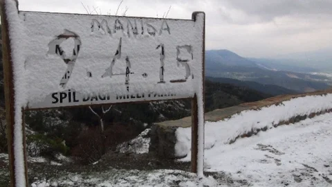 Manisa'da Kış Sürprizi Yağışı