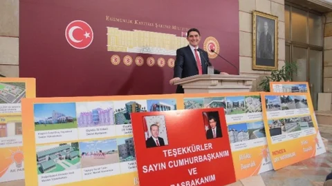 Ağrı'da Vekil Pankartla Teşekkür Etti