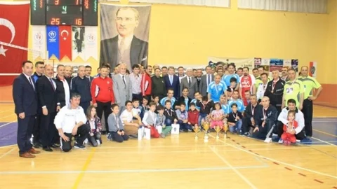 Karaman'da Voleybol Şampiyonası Sona Erdi
