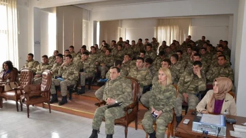 Van'da Askerlere Seminer Verildi