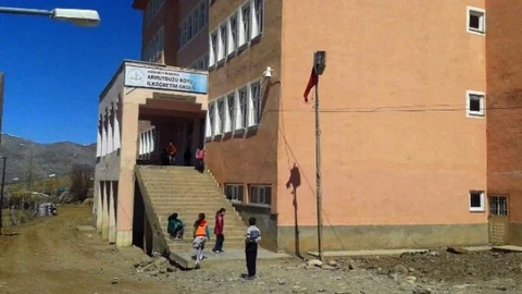 Hakkari Yüksekova'da Terk Edilmiş Okul Sorunu