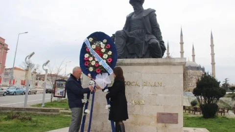 Edirne Mimar Sinan Anıtı'na Çelenk Sunuldu