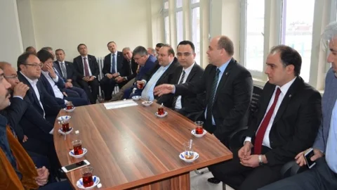 AK Parti Başkanları Kula'da Toplandı