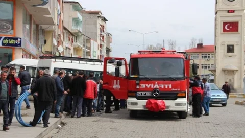 Oltu'da Çocuk Mazgala Sıkıştı