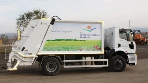 Amasra'ya Çöp Kamyonu Hibesii