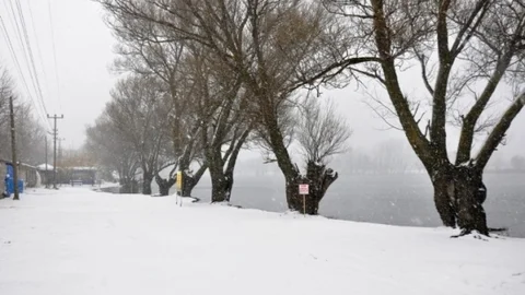 İzmir'de Nisan Ayında Kar Yağdı