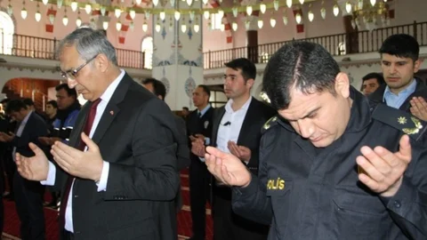 Van'da Şehitler İçin Mevlit