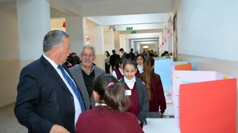 Adilcevaz'da Bilim Fuarı Açıldı