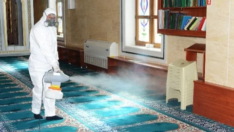 Beylikdüzü'nde İbadethaneler Temizleniyor