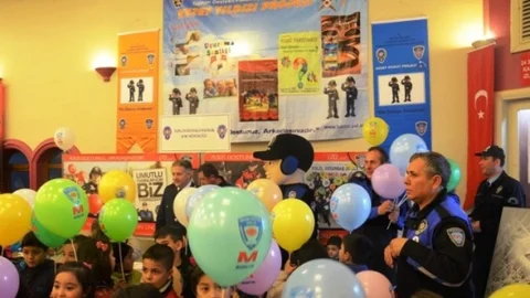 Bartın'da Polis Sergisine İlgi